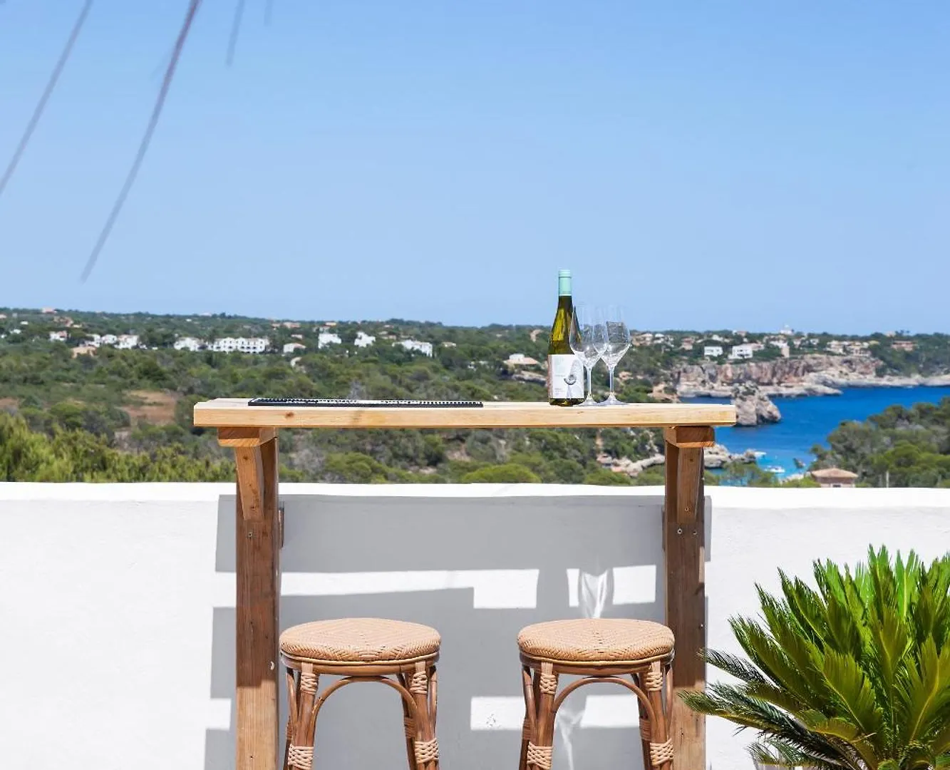 Hostal Cala Llombards Guest house