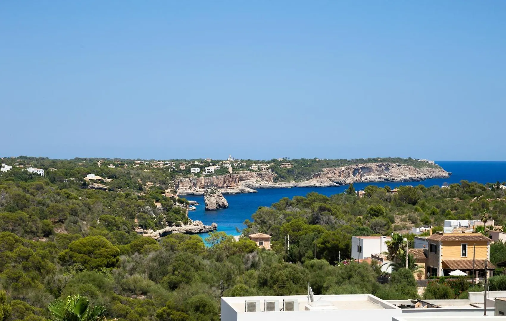 Guest house Hostal Cala Llombards