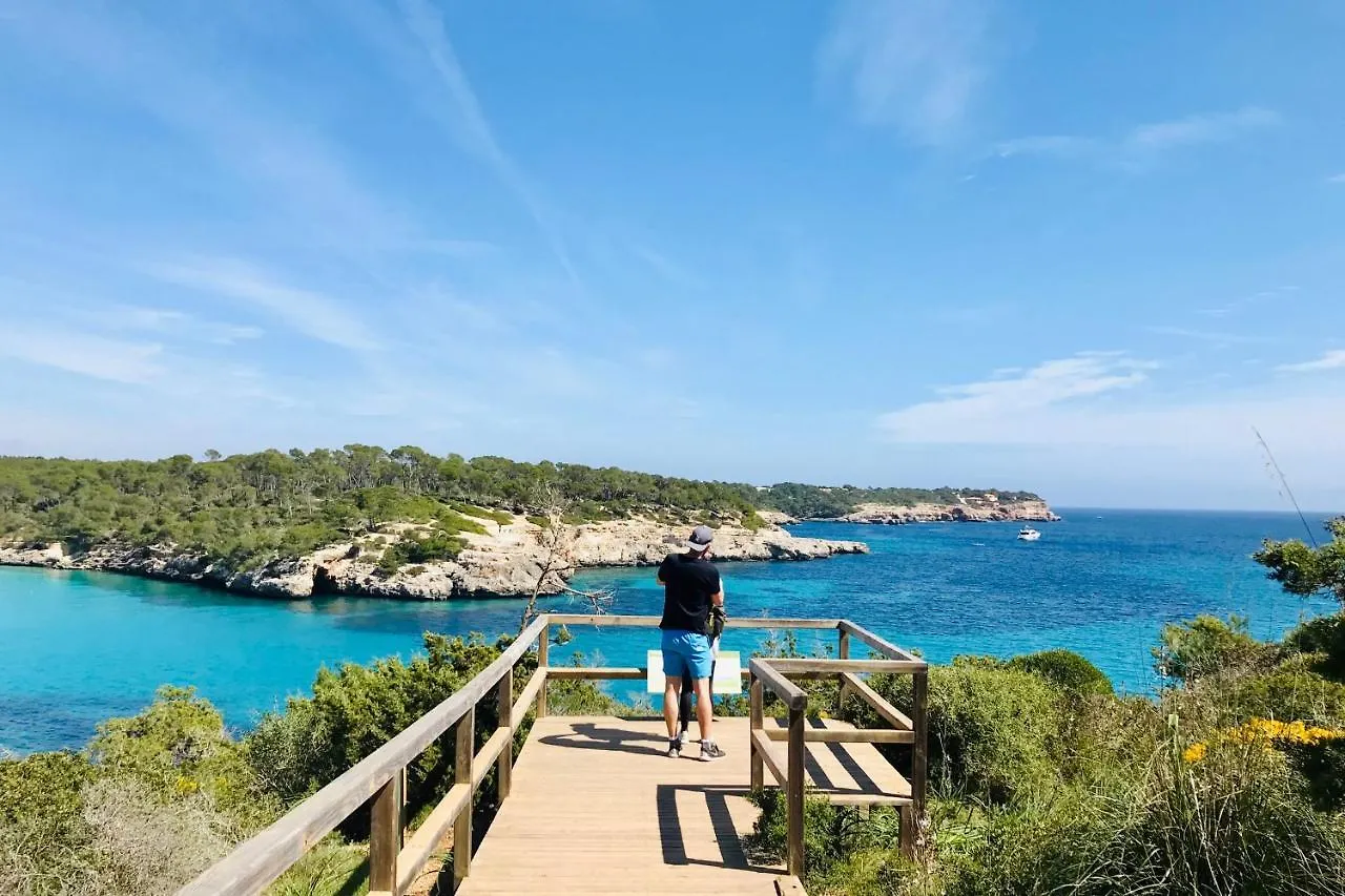 Pensión Hostal Cala Llombards
